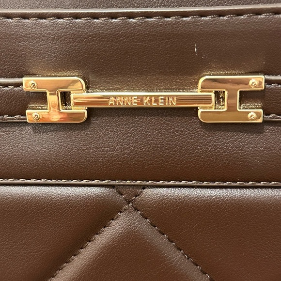 Anne Klein quilted tote bag with card case - Picture 2 of 7